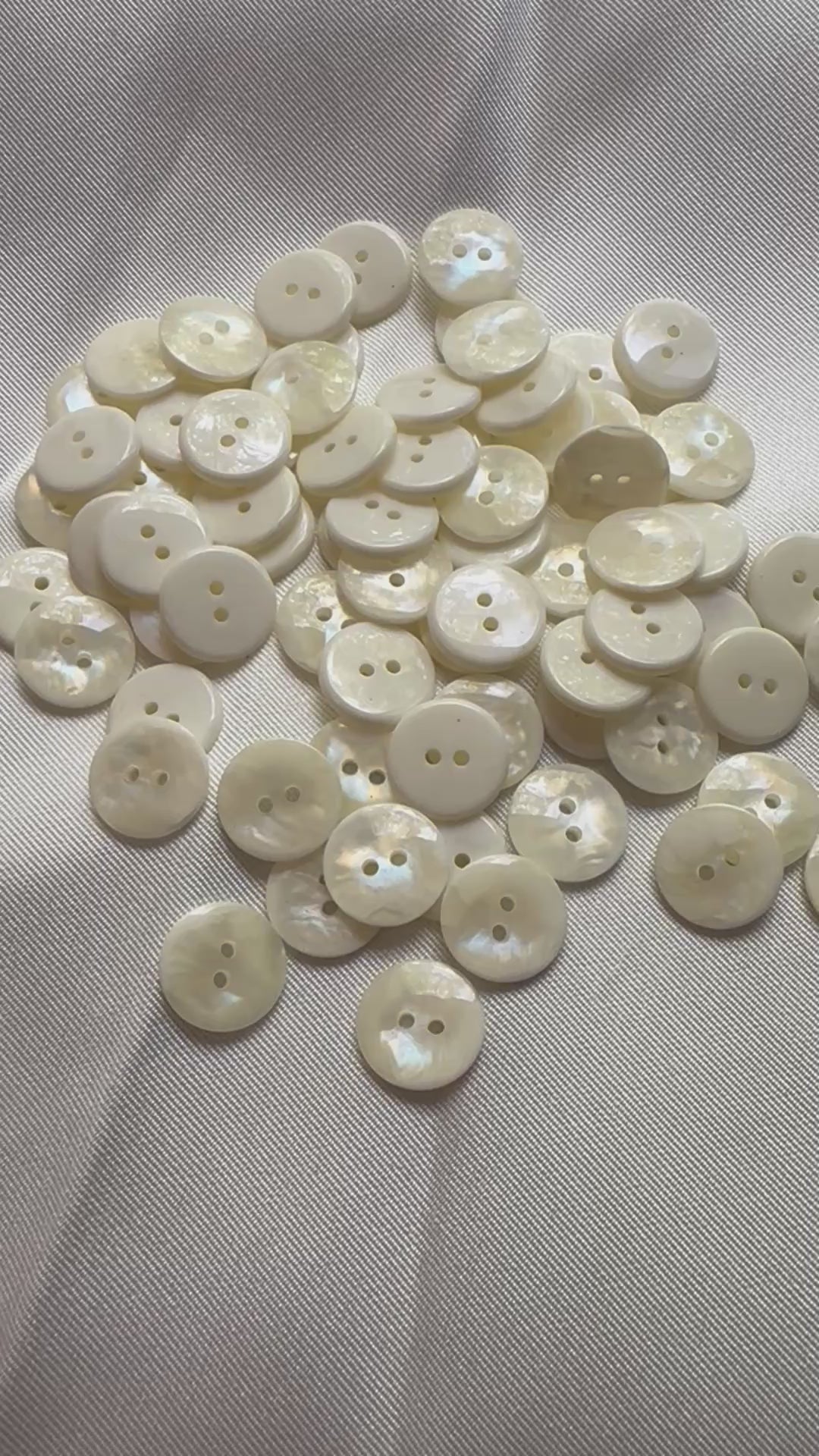 18mm natural mother of pearl shell buttons with a soft iridescent ...