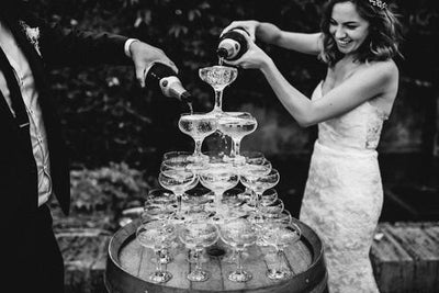 WEDDING TREND - CHAMPAGNE TOWERS