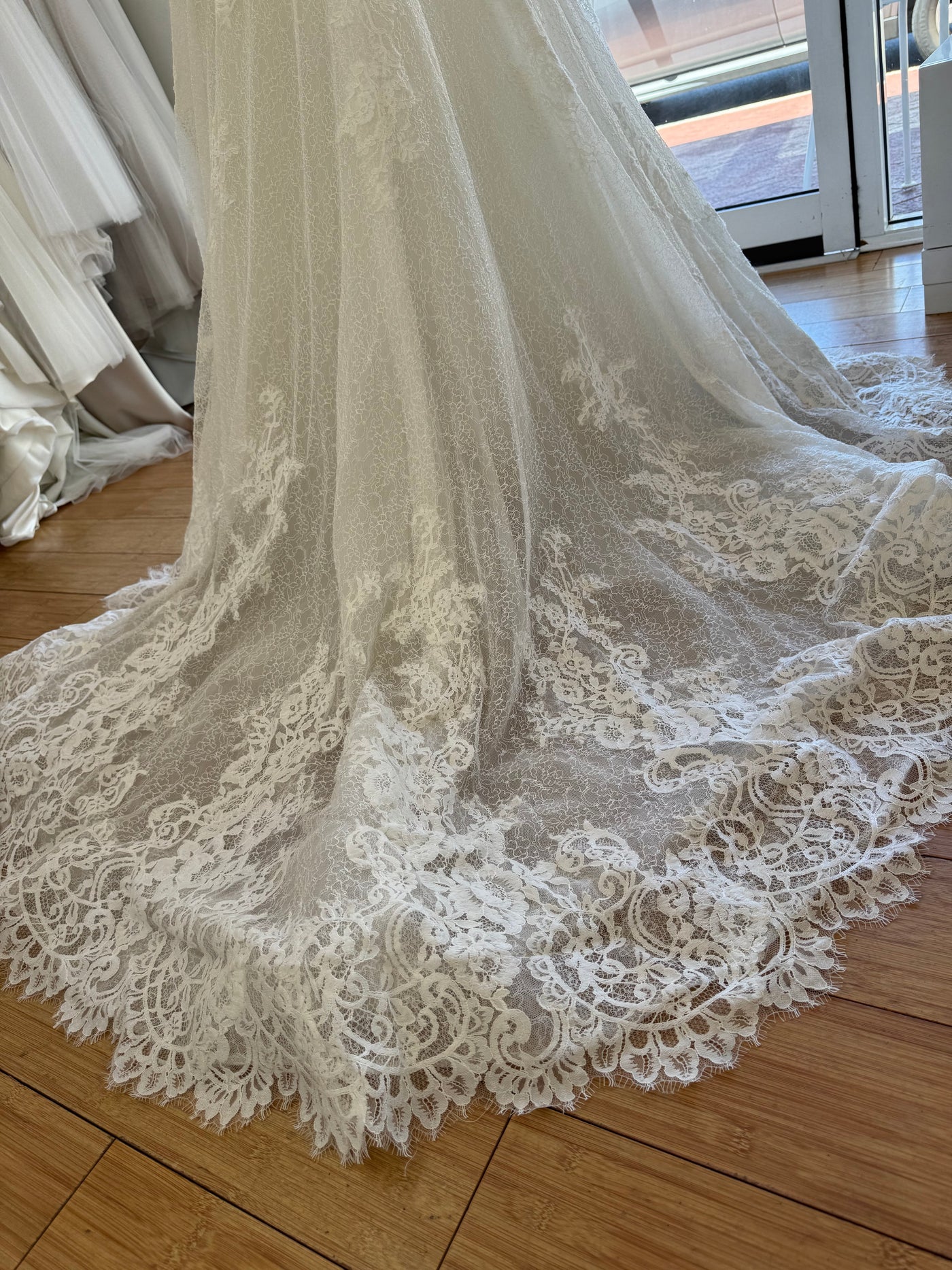 Spanish Lace Wedding Dress Size UK 12