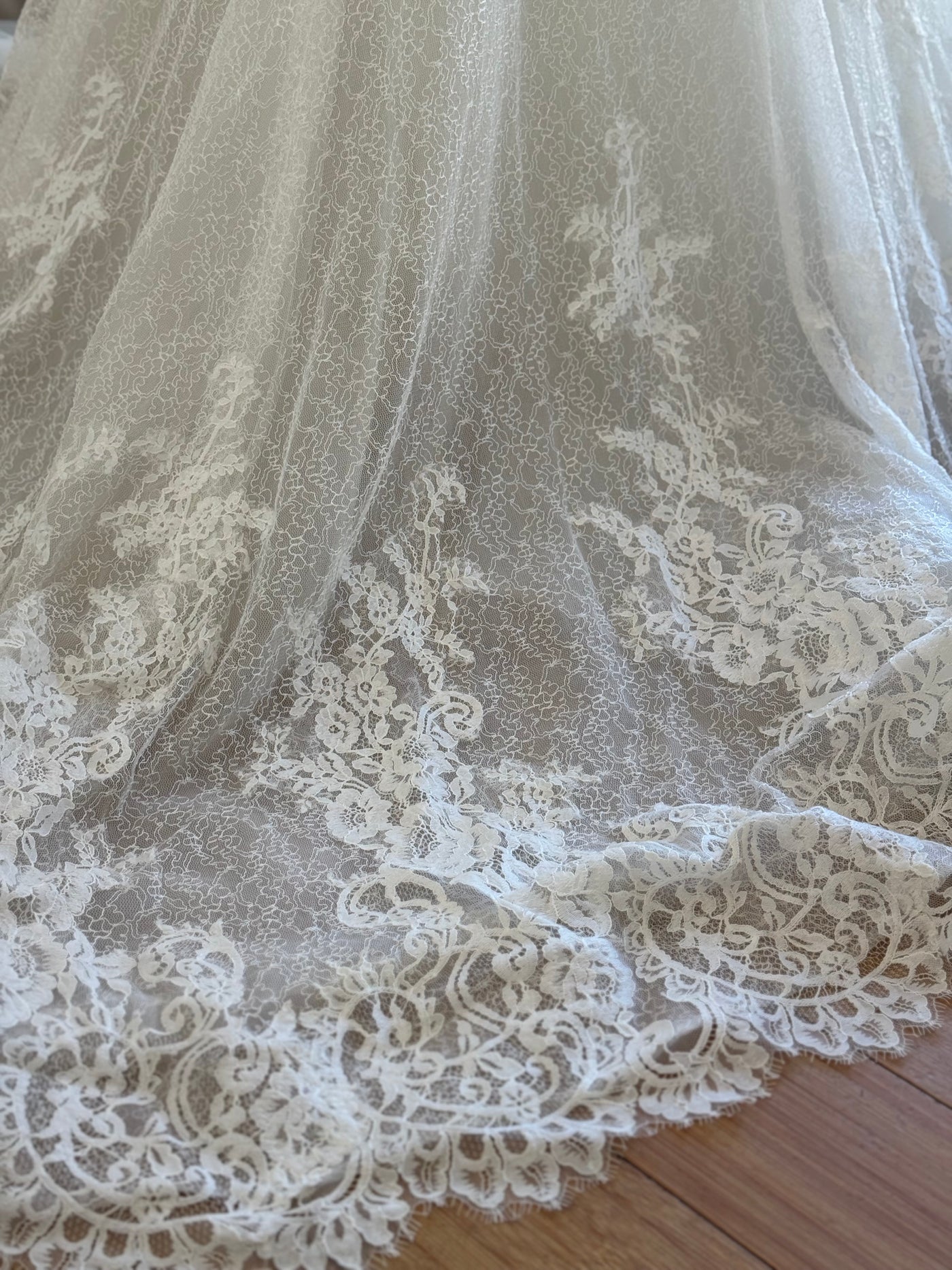 Spanish Lace Wedding Dress Size UK 12