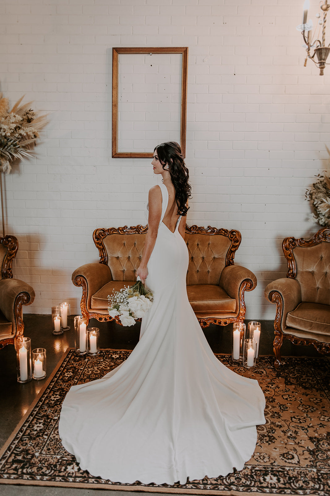 V-neck mermaid wedding dress