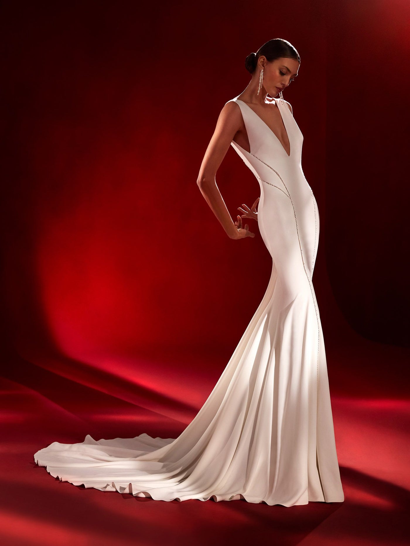 V-neck mermaid wedding dress